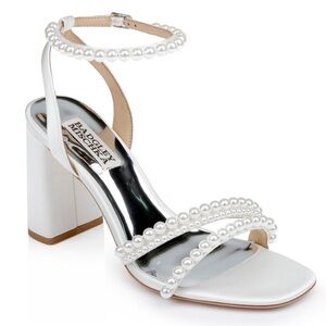 White Badgely Mishka feisty pearl heel